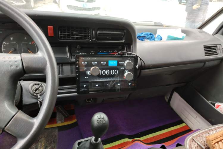 Used Jinbei Hiace 2011 2.0L 5th Generation Kuaiyunwang Standard Version 4G20B Audio And AC Panel