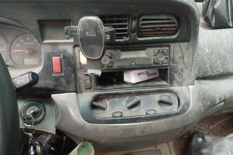 Used Jinbei Hiace 2011 2.0L 5th Generation Kuaiyunwang Standard Version 4G19 Audio And AC Panel