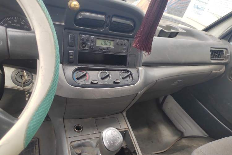 Used Jinbei Hiace 2011 2.0L 5th Generation Kuaiyunwang Standard Version 4G19 Audio And AC Panel