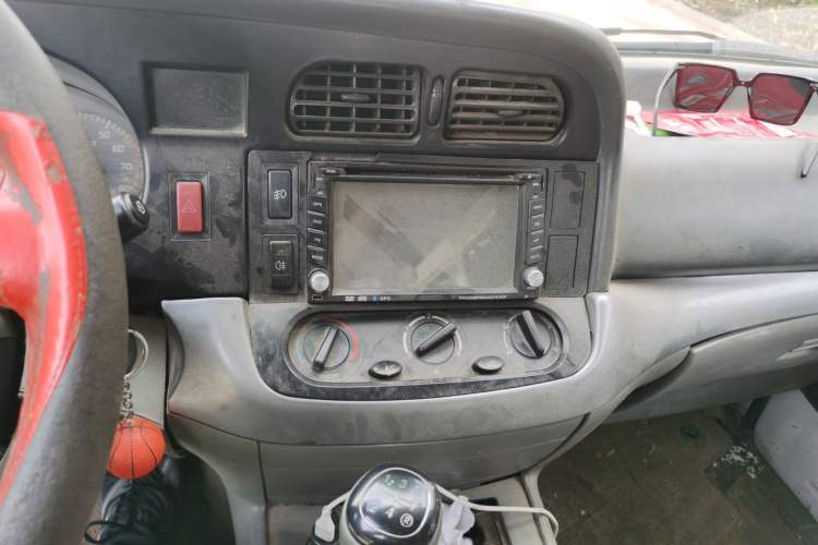Used Jinbei Hiace 2011 2.0L Fifth-Generation Kuaiyunwang Comfort Type K 4G20B Audio And AC Panel