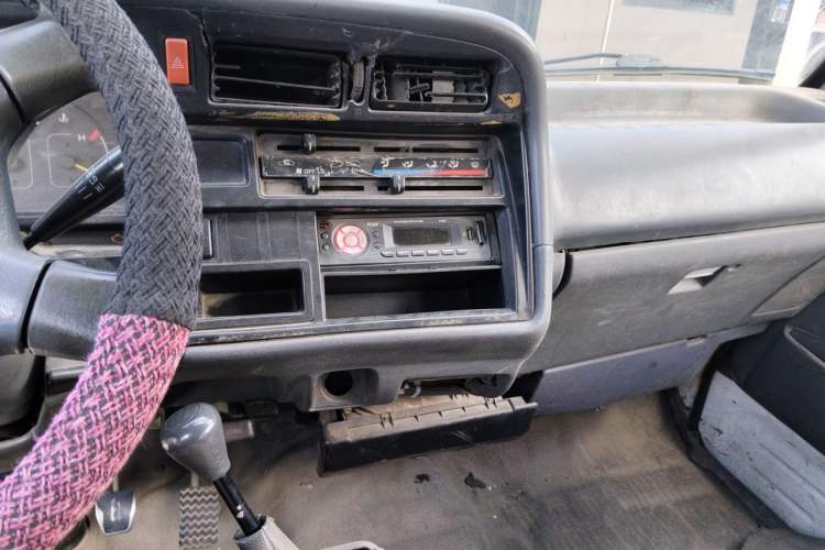 Used Jinbei Hiace 2011 2.0L Fifth-Generation Kuaiyun Classic V19 Audio And AC Panel