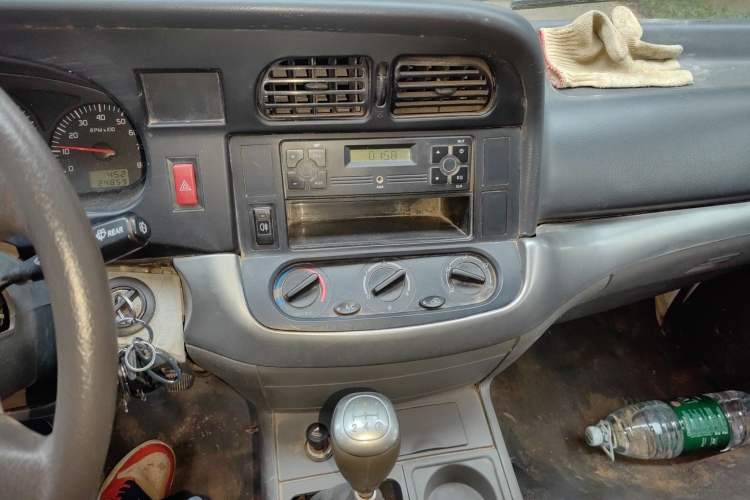 Used Jinbei Hiace 2011 2.0L Fifth-Generation Kuaiyunwang Comfort Type K 4G20B Audio And AC Panel