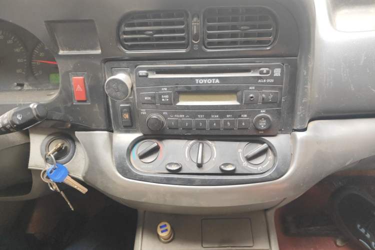 Used Jinbei Hiace 2011 2.0L 5th Generation Kuaiyunwang Standard Version 4G19 Audio And AC Panel