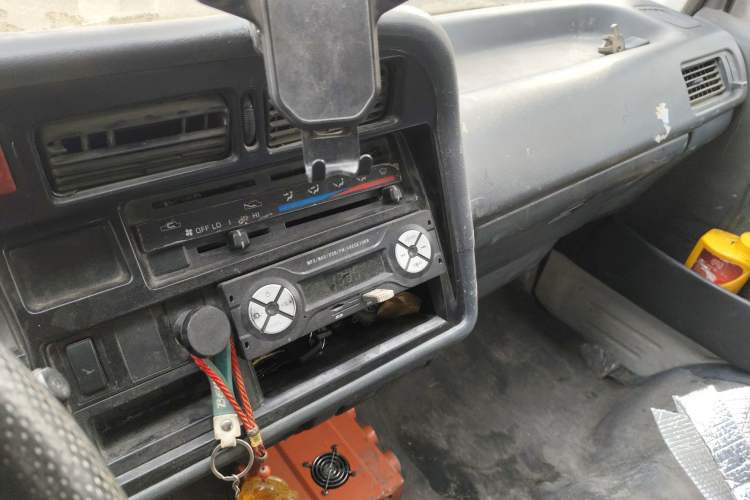 Used Jinbei Hiace 2011 2.0L 5th Generation Kuaiyunwang Comfort Type K 4G19 Audio And AC Panel