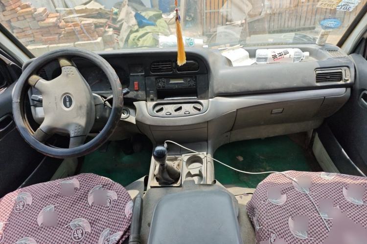 Used Jinbei Hiace 2011 2.0L 5th Generation Kuaiyunwang Luxury Edition 4G19 Center Console