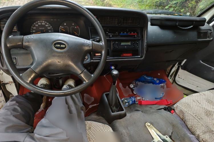Used Jinbei Hiace 2011 2.0L 5th Generation Kuaiyunwang Luxury Edition 4G19 Center Console