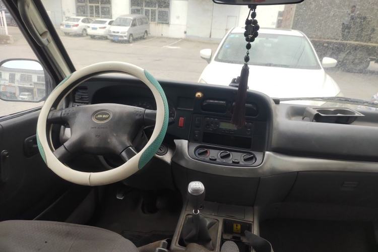 Used Jinbei Hiace 2011 2.0L 5th Generation Kuaiyunwang Standard Version 4G19 Center Console