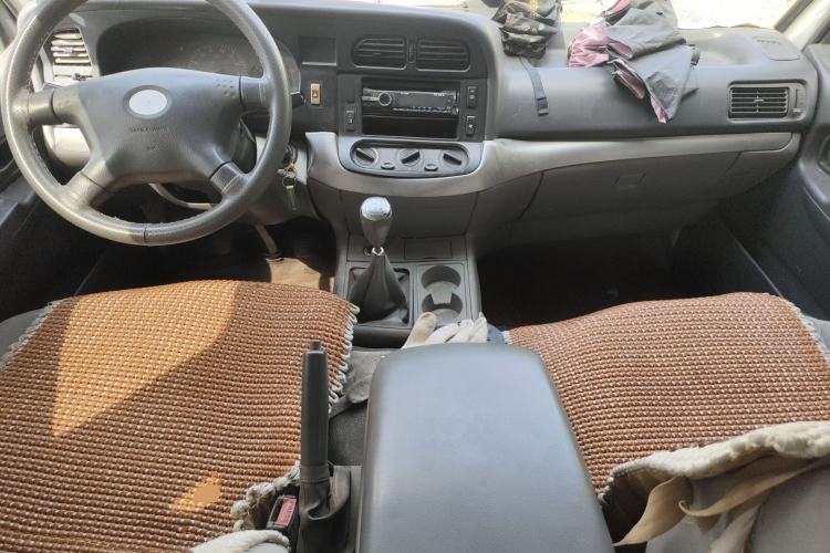 Used Jinbei Hiace 2011 2.2L 5th Generation Power King Deluxe Version 4G22D4B Center Console