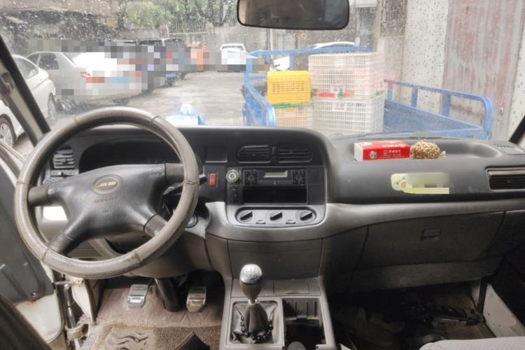 Used Jinbei Hiace 2011 2.0L 5th Generation Kuaiyunwang Standard Version 4G20B Center Console