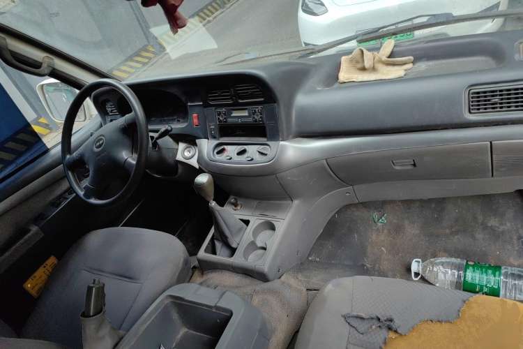 Used Jinbei Hiace 2011 2.0L Fifth-Generation Kuaiyunwang Comfort Type K 4G20B Center Console
