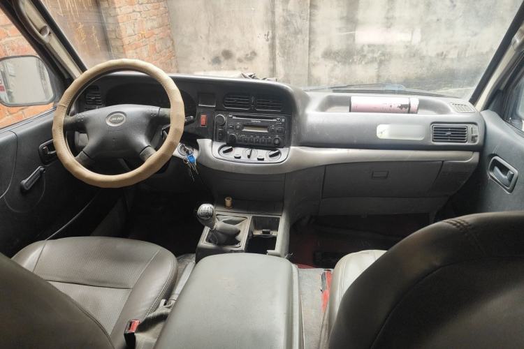Used Jinbei Hiace 2011 2.0L 5th Generation Kuaiyunwang Standard Version 4G19 Center Console