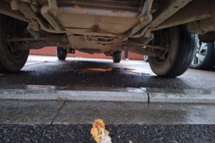 Used Jinbei Hiace 2011 2.0L 5th Generation Kuaiyunwang Standard Version 4G19 Chassis Front