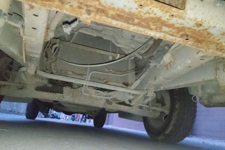 Used Jinbei Hiace 2011 2.0L 5th Generation Kuaiyunwang Standard Version 4G19 Chassis Front