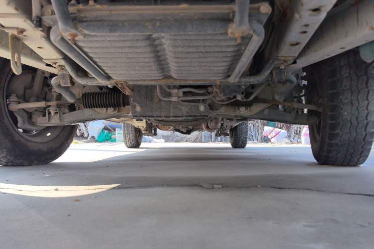 Used Jinbei Hiace 2011 2.0L 5th Generation Kuaiyunwang Standard Version 4G20B Chassis Front