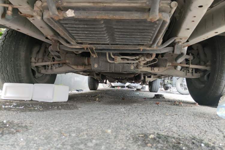 Used Jinbei Hiace 2011 2.0L 5th Generation Kuaiyunwang Standard Version 4G19 Chassis Front