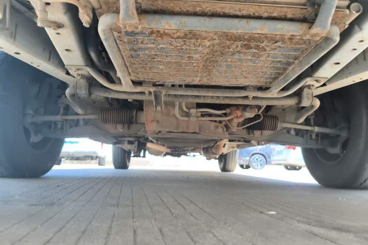 Used Jinbei Hiace 2011 2.0L 5th Generation Kuaiyunwang Standard Version 4G19 Chassis Front