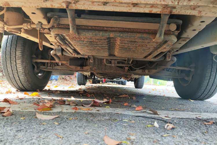Used Jinbei Hiace 2011 2.0L 5th Generation Kuaiyunwang Standard Version 4G20B Chassis Front