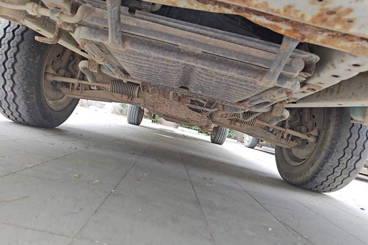 Used Jinbei Hiace 2011 2.0L 5th Generation Xiangyun Comfort Version 4G20D4B Chassis Front