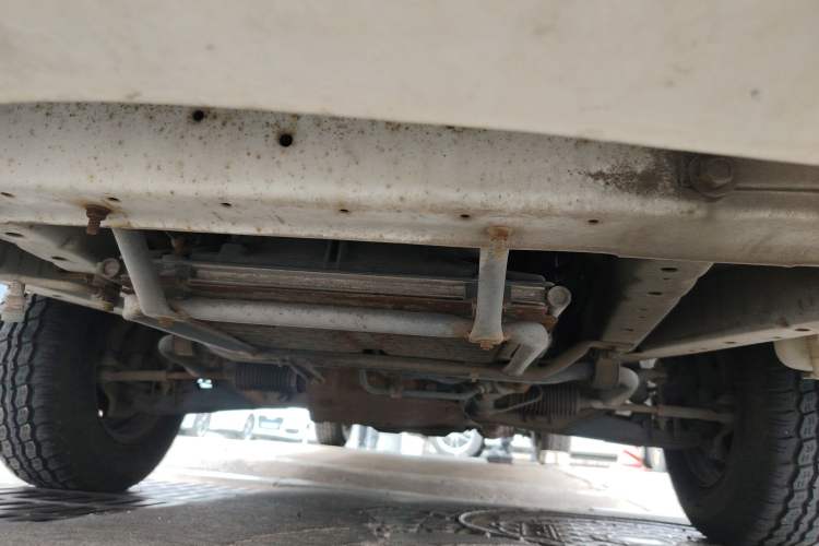 Used Jinbei Hiace 2011 2.0L 5th Generation Kuaiyunwang Luxury Version 4G20B Chassis Front