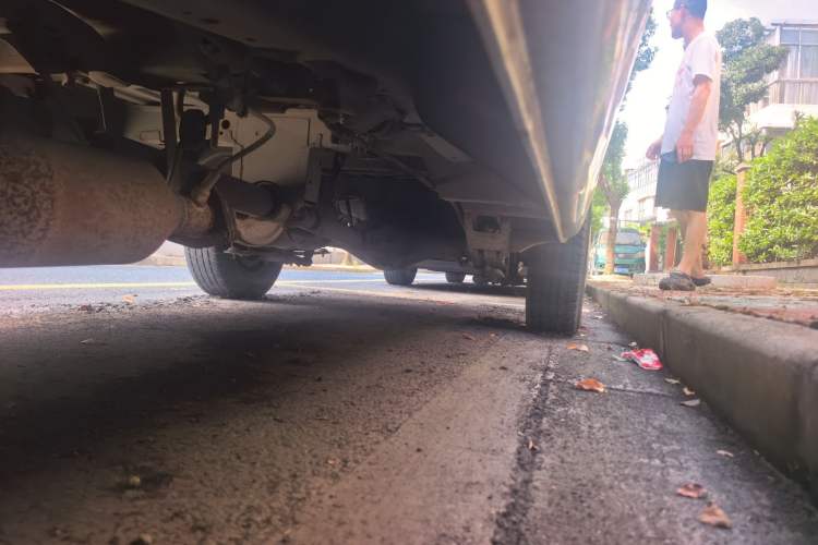 Used Jinbei Hiace 2011 2.0L Fifth-Generation Xiangyun Classic 4G20D4B Chassis Front Left