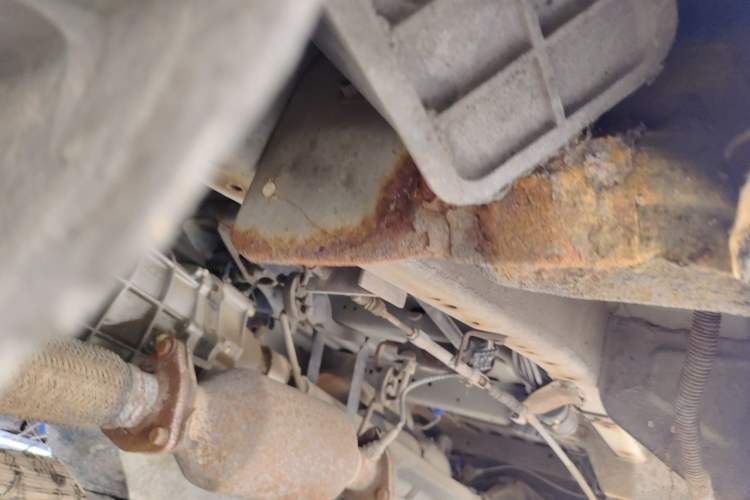 Used Jinbei Hiace 2011 2.0L Fifth-Generation Express Luxury V19 Chassis Front Left