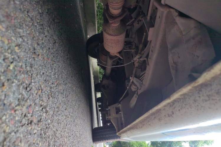 Used Jinbei Hiace 2011 2.0L Sixth-Generation Classic Standard 4G20D4B Chassis Front Left