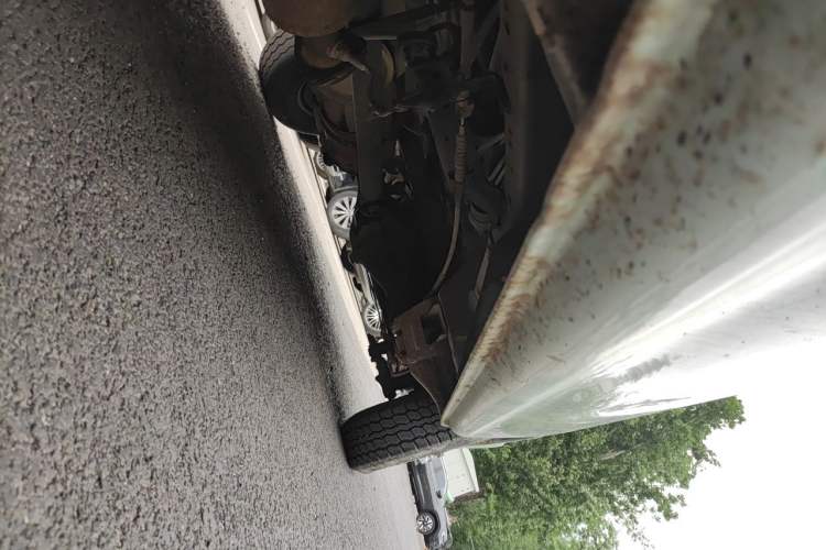 Used Jinbei Hiace 2011 2.0L Fifth-Generation Express Luxury V19 Chassis Front Left