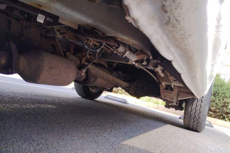 Used Jinbei Hiace 2011 2.0L 5th Generation Xiangyun Comfort Version 4G20D4B Chassis Front Left