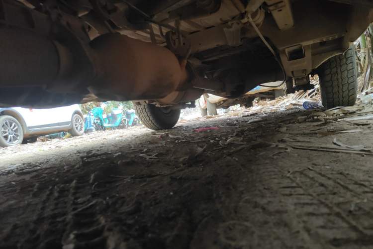 Used Jinbei Hiace 2011 2.0L 5th Generation Power King Comfort Version 4G20D4B Chassis Front Left