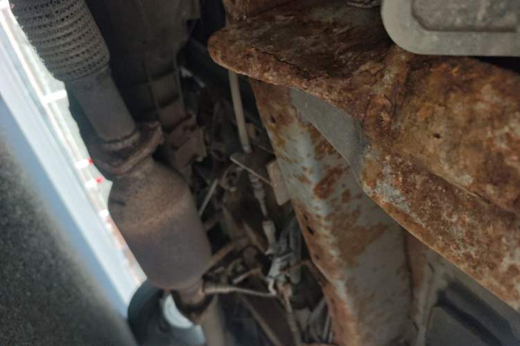 Used Jinbei Hiace 2011 2.0L 5th Generation Kuaiyunwang Standard Version 4G19 Chassis Front Left