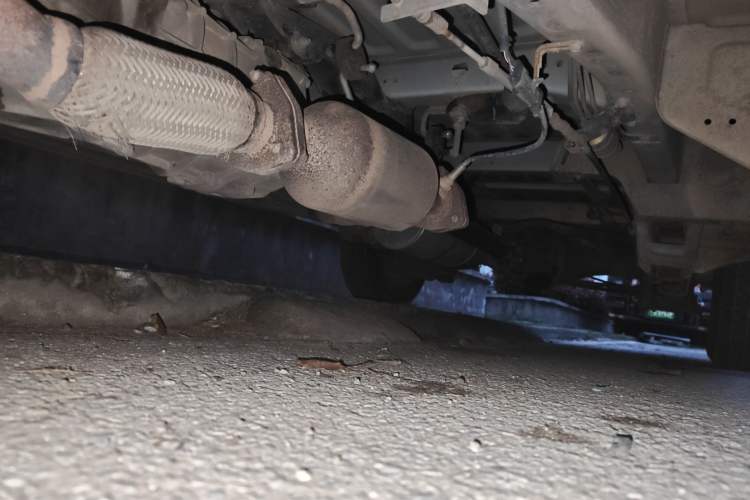 Used Jinbei Hiace 2011 2.0L 5th Generation Kuaiyunwang Comfort Z-Type 4G19 Chassis Front Left