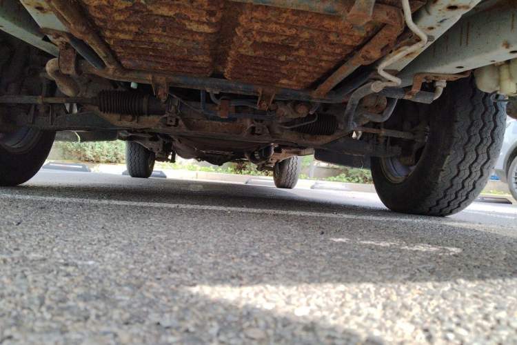 Used Jinbei Hiace 2011 2.0L 5th Generation Xiangyun Comfort Version 4G20D4B Chassis Front