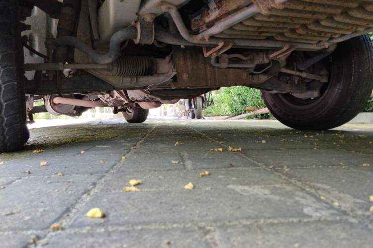 Used Jinbei Hiace 2011 2.0L 5th Generation Kuaiyunwang Comfort Type K 4G19 Chassis Front Right