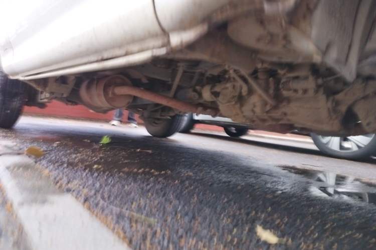 Used Jinbei Hiace 2011 2.0L 5th Generation Kuaiyunwang Standard Version 4G19 Chassis Front Right