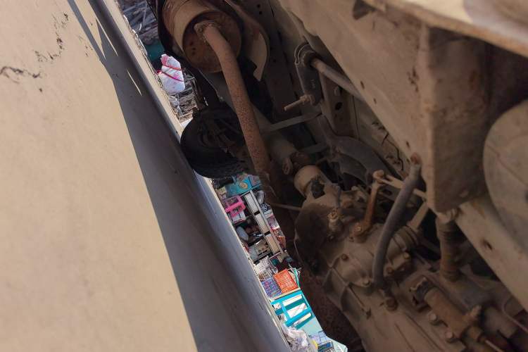 Used Jinbei Hiace 2011 2.0L 5th Generation Kuaiyunwang Standard Version 4G20B Chassis Front Right