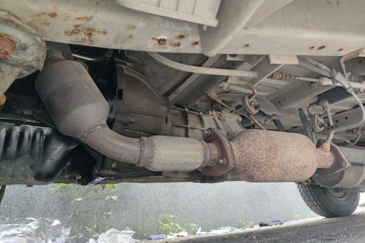 Used Jinbei Hiace 2011 2.0L 5th Generation Kuaiyunwang Standard Version 4G19 Chassis Front Right