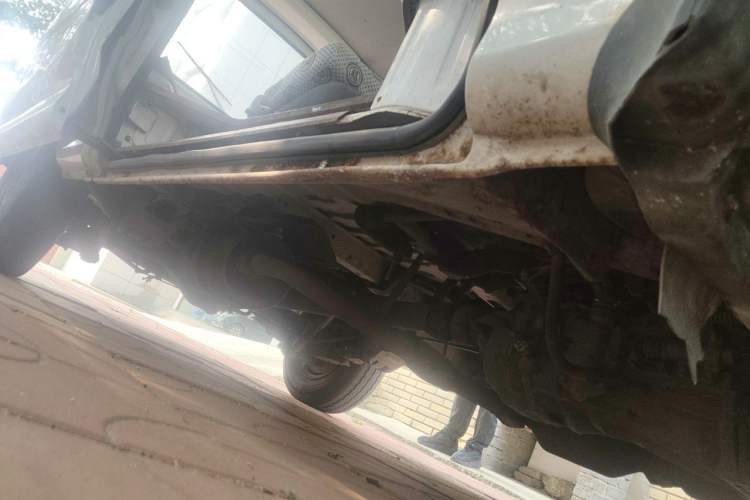 Used Jinbei Hiace 2011 2.0L 5th Generation Kuaiyunwang Standard Version 4G19 Chassis Front Right