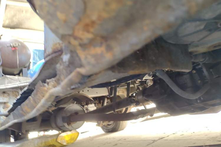 Used Jinbei Hiace 2011 2.0L Fifth-Generation Express Luxury V19 Chassis Front Right