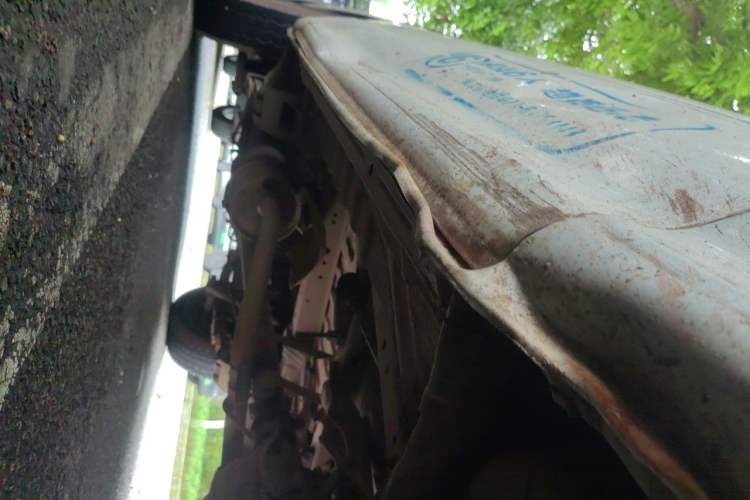 Used Jinbei Hiace 2011 2.0L Sixth-Generation Classic Standard 4G20D4B Chassis Front Right