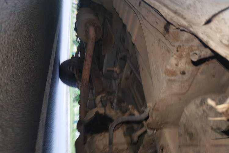 Used Jinbei Hiace 2011 2.0L 5th Generation Kuaiyunwang Luxury Edition 4G19 Chassis Front Right