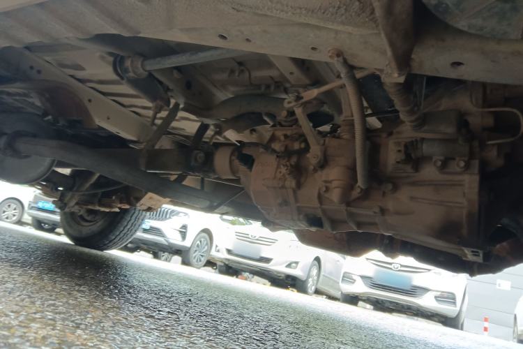 Used Jinbei Hiace 2011 2.0L 5th Generation Kuaiyunwang Luxury Edition 4G19 Chassis Front Right