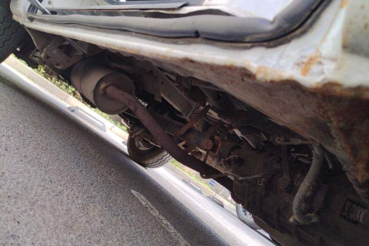 Used Jinbei Hiace 2011 2.0L 5th Generation Xiangyun Comfort Version 4G20D4B Chassis Front Right