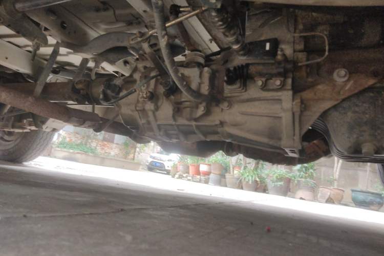 Used Jinbei Hiace 2011 2.0L 5th Generation Kuaiyunwang Standard Version 4G20B Chassis Front Right