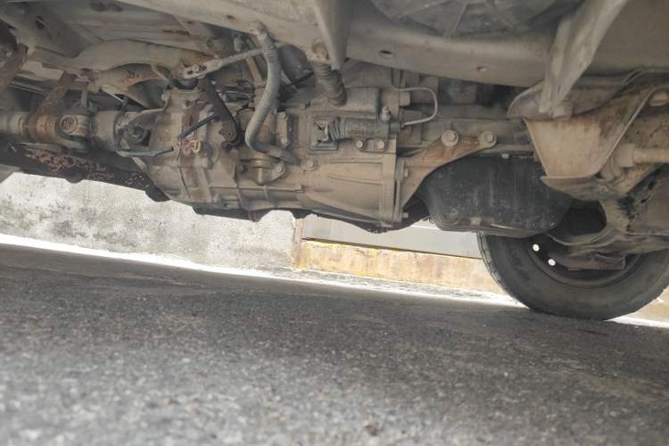 Used Jinbei Hiace 2011 2.0L 5th Generation Kuaiyunwang Standard Version 4G19 Chassis Front Right