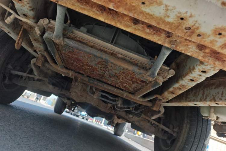 Used Jinbei Hiace 2011 2.0L 5th Generation Kuaiyunwang Standard Version 4G19 Chassis Front