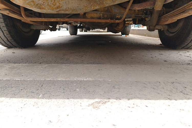 Used Jinbei Hiace 2011 2.0L 5th Generation Kuaiyunwang Standard Version 4G20B Chassis Rear