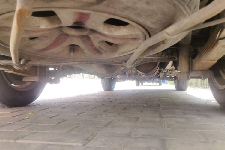 Used Jinbei Hiace 2011 2.0L 5th Generation Kuaiyunwang Comfort Z-Type 4G20B Chassis Rear