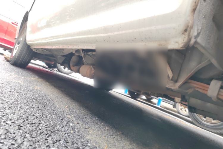 Used Jinbei Hiace 2011 2.0L 5th Generation Kuaiyunwang Comfort Z-Type 4G19 Chassis Rear Left