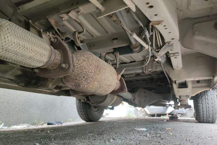 Used Jinbei Hiace 2011 2.0L 5th Generation Kuaiyunwang Standard Version 4G19 Chassis Rear Left