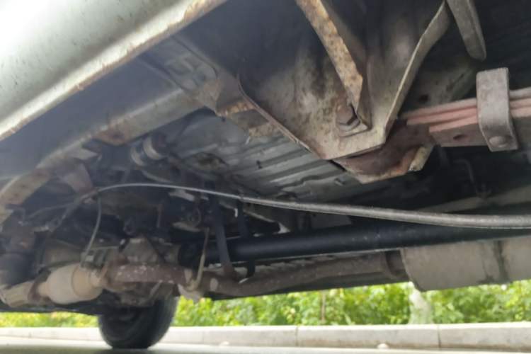 Used Jinbei Hiace 2011 2.0L Fifth-Generation Kuaiyun Classic V19 Chassis Rear Left